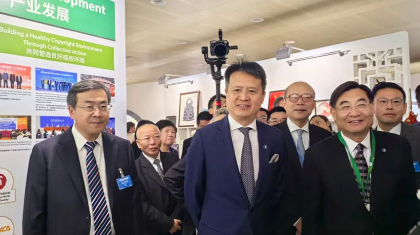 人教社在世界舞台展示图书版权“走出去”成果